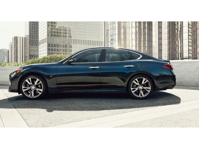 Libro Azul Infiniti Q70 2017