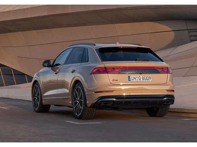 Libro Azul Audi Q8 2025