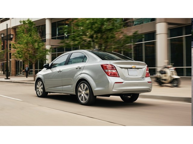 Libro Azul Chevrolet Sonic 2017