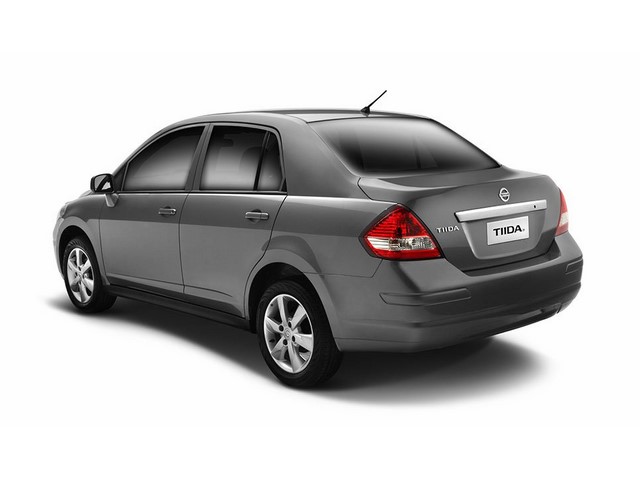 Libro Azul Nissan Tiida 2018