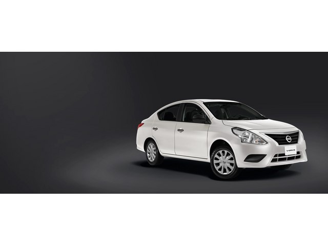 Frente de un Nissan V-DRIVE 2020