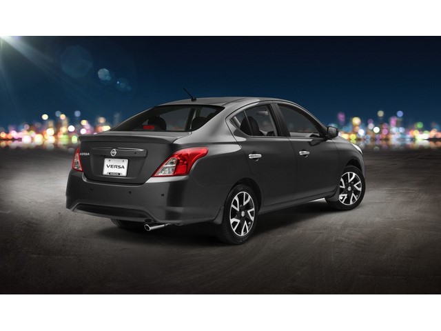 Libro Azul Nissan Versa 2018