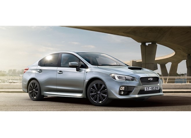 Frente de un Subaru WRX 2016