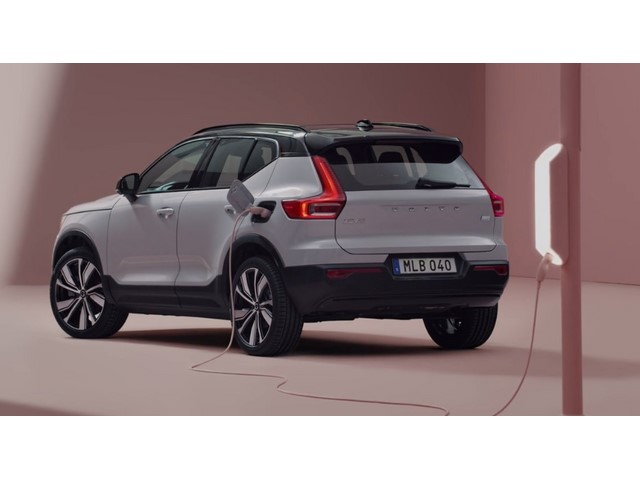 Libro Azul Volvo XC40 2022
