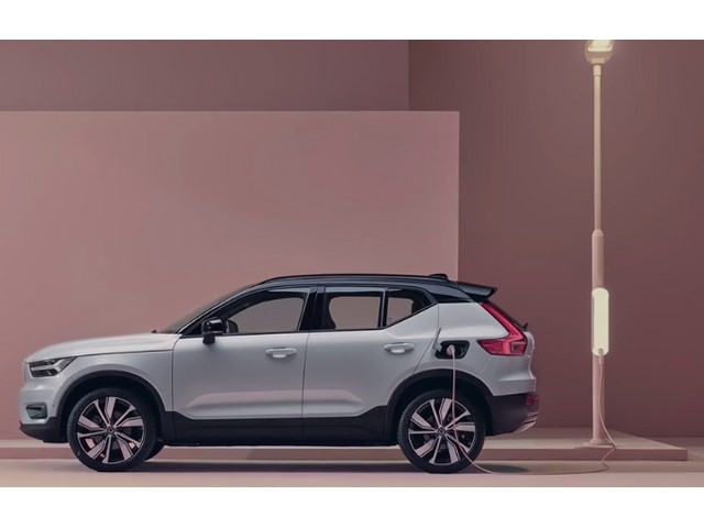 Libro Azul Volvo XC40 2022