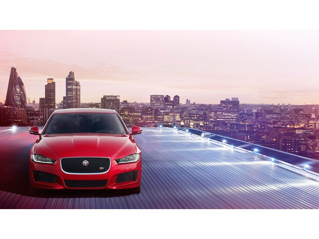 Libro Azul Jaguar XE 2017