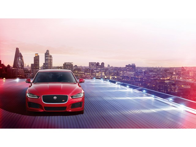 Libro Azul Jaguar XE 2018