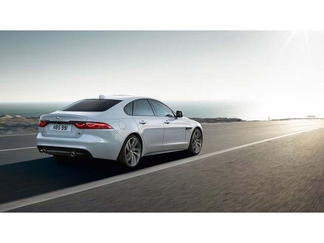 Libro Azul Jaguar XF 2018
