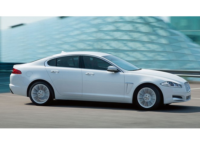 Libro Azul Jaguar XF 2016