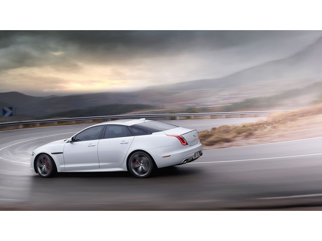 Libro Azul Jaguar XJ 2017