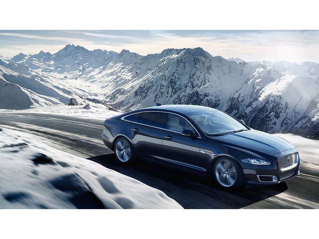 Libro Azul Jaguar XJ 2017